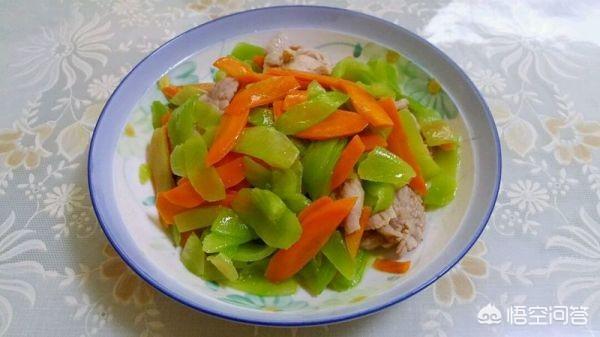 胡萝卜炒肉,做莴笋胡萝卜炒肉需要焯水吗？