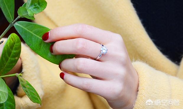 上海钻石小鸟实体店排行榜:一万多的预算可以买到多大的钻石，哪家定制店比较好？