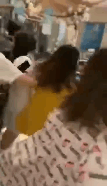 疯狂少女群:班级里女生搞小团体到底有多可怕？