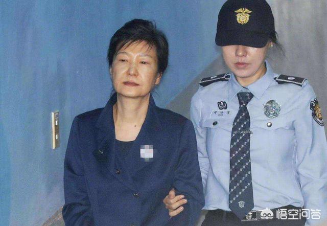 朴槿惠听到终审法院判决后毫无反应。她这表现是心墙高筑还是哀莫大于心死？
