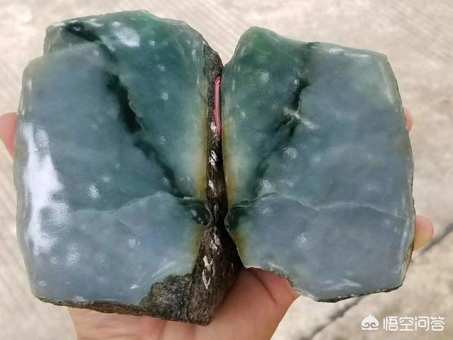 翡翠原石场口特点介绍,翡翠赌石莫湾基老场口料有什么特征的？