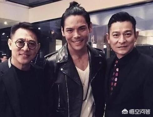 杜雨露的儿子:向华强一共两个儿子，向佐和向佑。为何差别这么大？