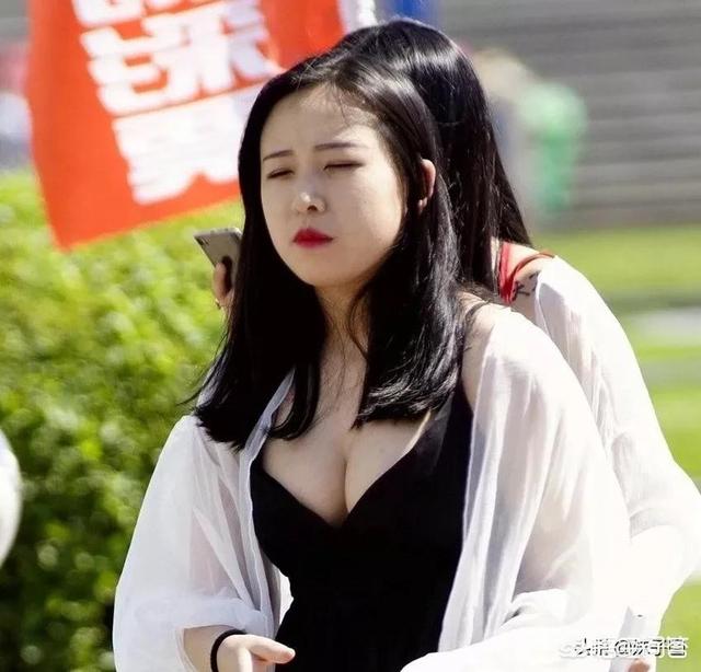 拥有一个喜欢看大胸妹,喜欢撩妹子的男朋友是一种怎样的体验？？