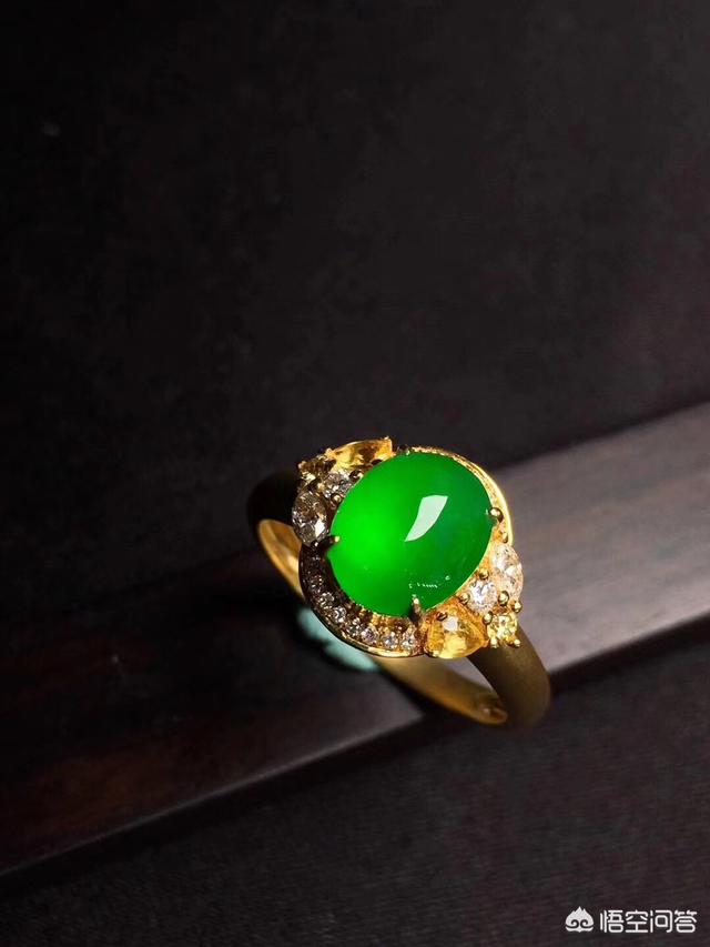 翡翠雕刻,看看这块翡翠摆件雕刻如何？