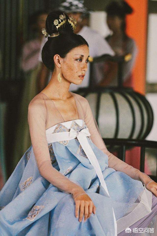 您看过的哪部电影里的女主角最丑？
