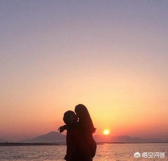 女生喜欢你,却不敢追求你,会用什么方法暗示你？