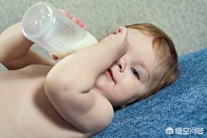直接换奶粉对宝宝的后果严重，婴儿喝奶粉，中途换奶粉有影响吗？