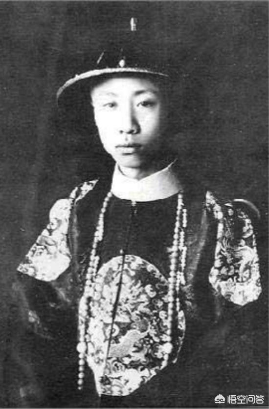 溥仪宫女一天几次，溥仪和婉容、文绣居住在天津静园时过着怎样的生活
