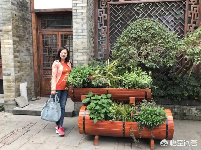 大家买的第一只奢侈品包包是什么？
