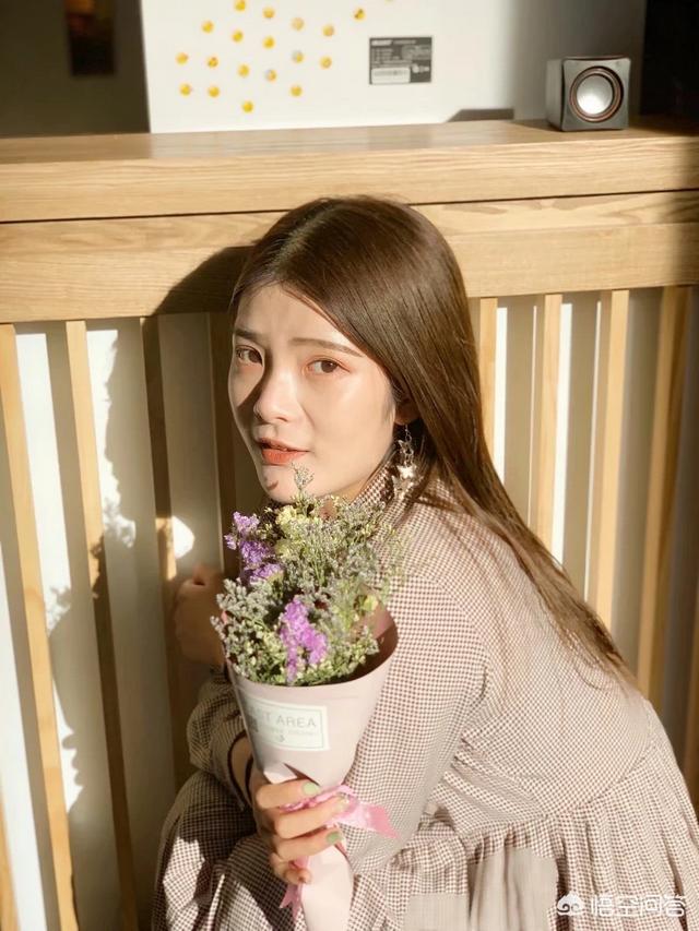 男人微信要怎么聊妹子，她就会主动让你去追她