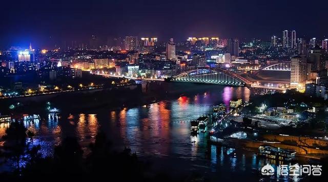 万里简介:远方的家江河万里行介绍济南市的吗？