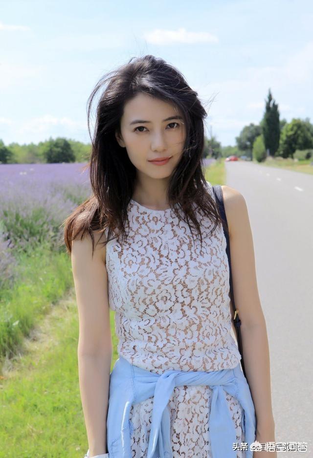 照片女霸气高冷:气质温柔的<a href=https://maguai.com/list/21-0-0.html target=_blank class=infotextkey><a href=https://maguai.com/list/21-0-0.html target=_blank class=infotextkey>模特</a></a>如何拍摄出霸气的长腿效果？