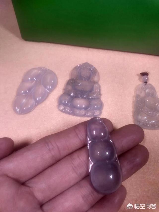 揭阳工翡翠雕刻的特点,揭阳五万能买什么样的翡翠？