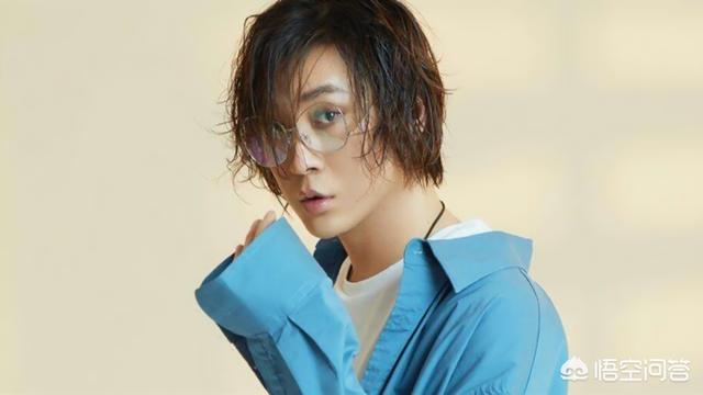 大仙开播第一天,虎牙主播纷纷改房间名欢迎大仙,其排面大家怎么看？