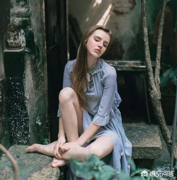 美女犬:美女被健身房老板养的恶狗咬伤鼻子，你怎么看？