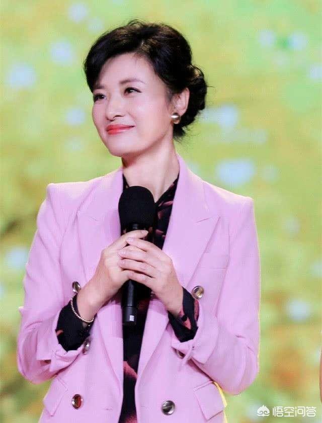 周涛的老公路云:曾经的春晚主持人周涛近况如何？听说她去演话剧了？