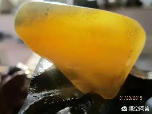 怎么分辨玉石和石头,石头和玉之间有着什么样的关系？