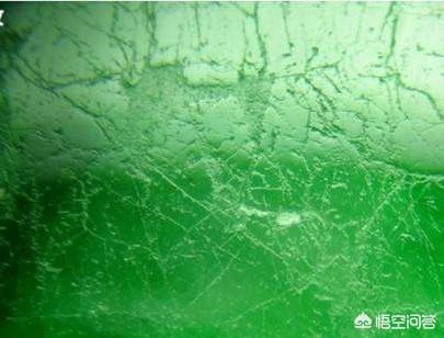 注胶的翡翠怎么样才能看出来,怎么知道手镯是玉的还是胶的？