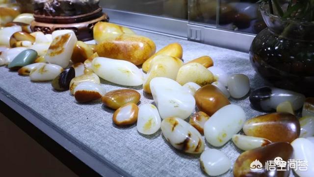 几百块钱的翡翠是真的吗,几百块钱的玉手串会是真的吗？