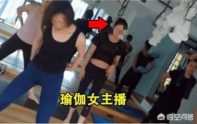 主播更换衣服忘关直播,斗鱼又一女主播火了！网友：为火不择手段,你有何看法？