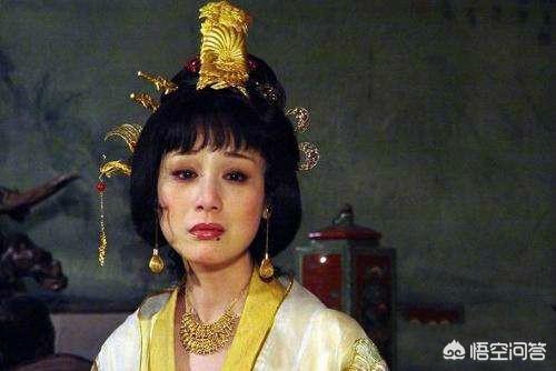 《康熙王朝》中容妃是康熙最喜欢的妃子，为什么会被康熙送入宗人府，后来又杀死所有看见她刷马桶的人？插图77