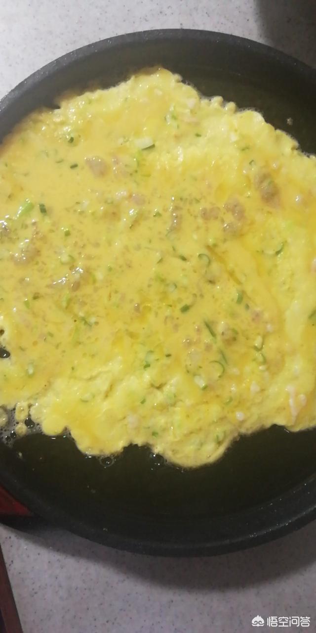 我们家猫咪快要生了，跟前跟后的一直望着我叫，给猫粮也不吃了。是什么原因？插图11