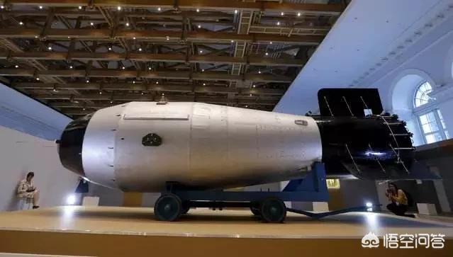 原子核裂变需要克服核力做功应该吸收能量为什么能放出大量能量