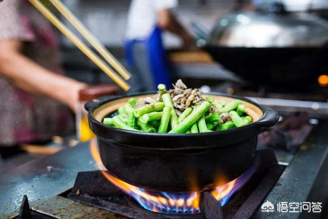 沙蟹可以吃吗:沙蟹可以食用吗 北海的沙蟹汁一点不好吃，为什么那么出名呢？