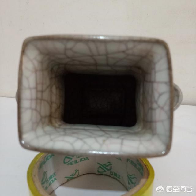 和田玉表面有麻点小坑正常吗,和田玉皮色是如何产生的？