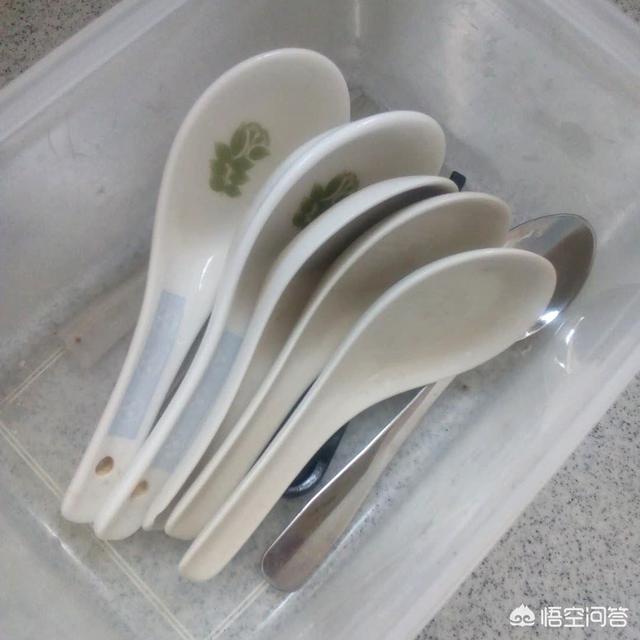 厂家直销彩色喷漆不锈钢宠物碗:家里不用的旧碗碟怎么处理？可以丢掉吗？ 宠物不锈钢碗厂家联系方式