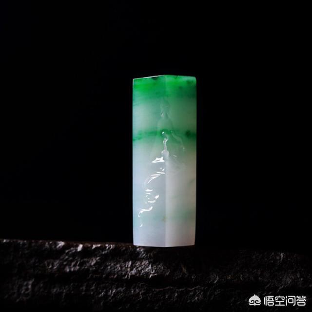 翡翠雕刻,翡翠雕刻，越简洁价格就越高吗？