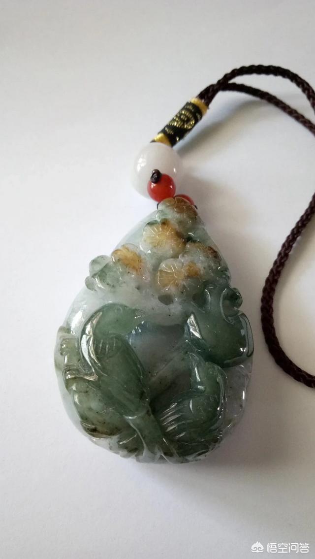 买玉一般在什么店买,请问你的翡翠（缅甸玉）是在哪里买的？