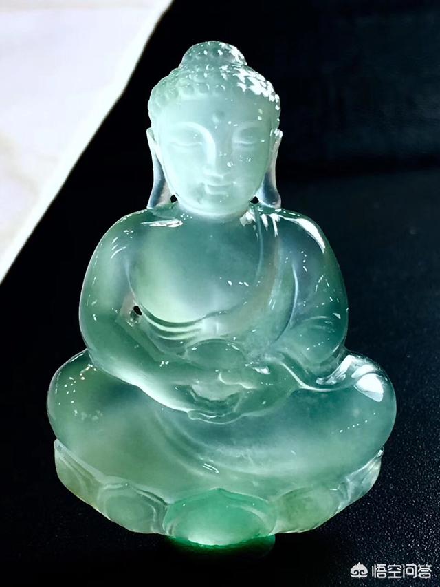 翡翠雕刻,看看这块翡翠摆件雕刻如何？