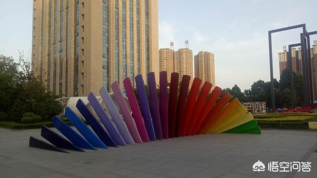 在古诗词鉴赏中,我们能通过古诗词的标题获取哪些有用信息呢？