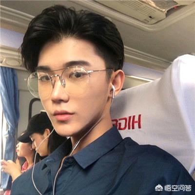 一个跳槽到新公司的人应该做好哪些注意事项,才能避免自己在工作中受到阻碍？