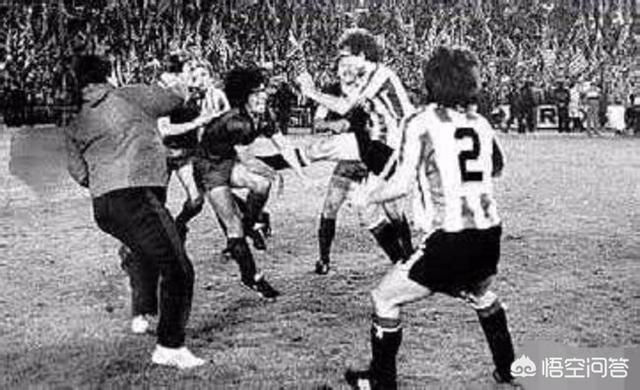 马拉多纳为什么被巴萨卖了后，就没豪门要，只能在小球会踢球？插图33