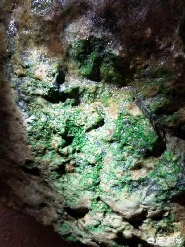 关于翡翠原石的话术,翡翠原石是怎样给人惊喜的？