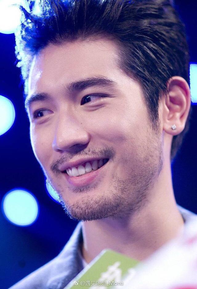 哪个言情小说的男主是你最喜欢的？为什么？