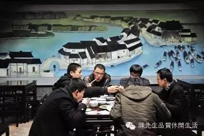 山西一饭店发生坍塌，对于饭店二层加盖的彩钢房是否合规