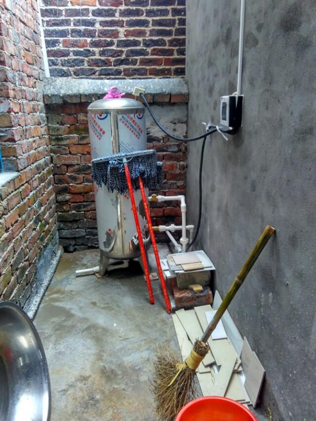 头条问答 - 农村自建房2层楼,水塔安装在底楼,高度只有2米,怎么增加2