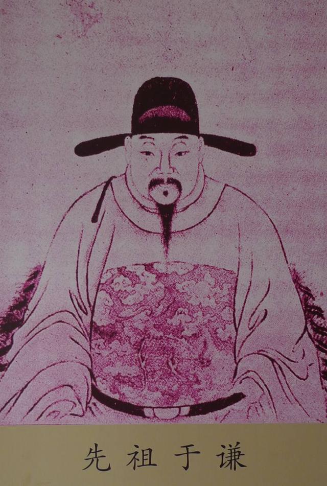 我国历史上曾有一位政治人物写了一首小诗以表白自己为官清廉刚正不阿,他是谁?哪首？