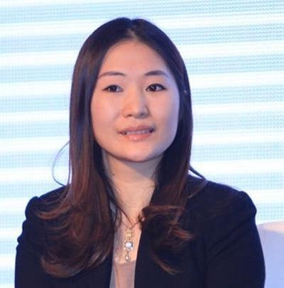 张绍刚老婆:王自健被妻子家暴并转移财产，他是第一个被家暴的男星吧？