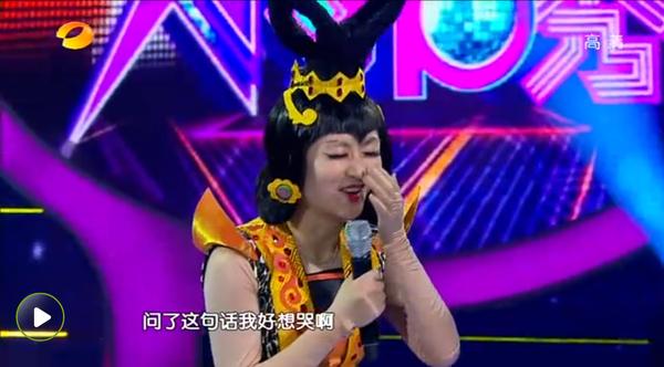 谢娜超话被粉丝怼:有很多人骂谢娜而娜姐的微博却快破亿了，这是为什么？