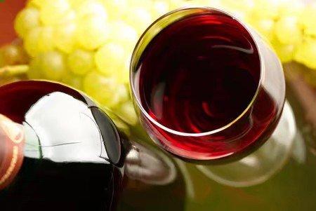 自制葡萄酒为什么不红，葡萄酒的颜色不红怎么办啊