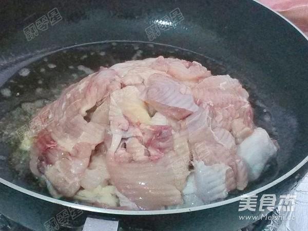 新疆大盘鸡怎么吃比较好吃，新疆大盘鸡好吃吗?