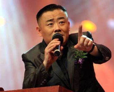 杨小怂:有哪些明星骂过网友？关于这种事你怎么看？