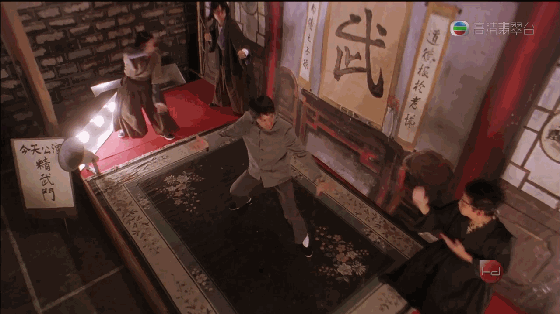 周星驰是不是黑社会:你喜欢周星驰吗？为什么那么多人黑他？