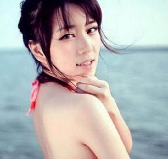 张绍刚老婆:王自健被妻子家暴并转移财产，他是第一个被家暴的男星吧？