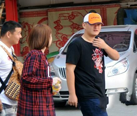 郝蕾双胞胎儿子:生下双胞胎的明星都有谁？