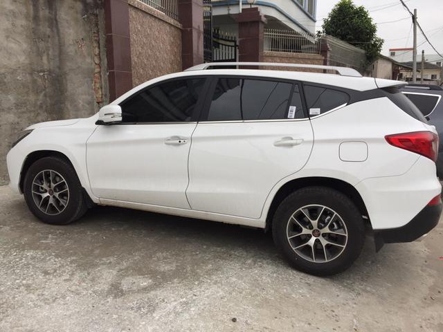 请问一个各大车友,10万左右的SUV买什么牌子好,要求自波？